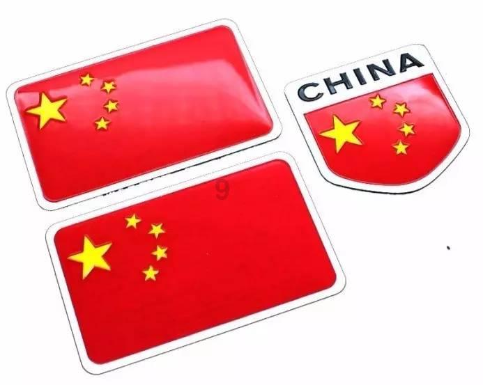 救援聪明的小女生